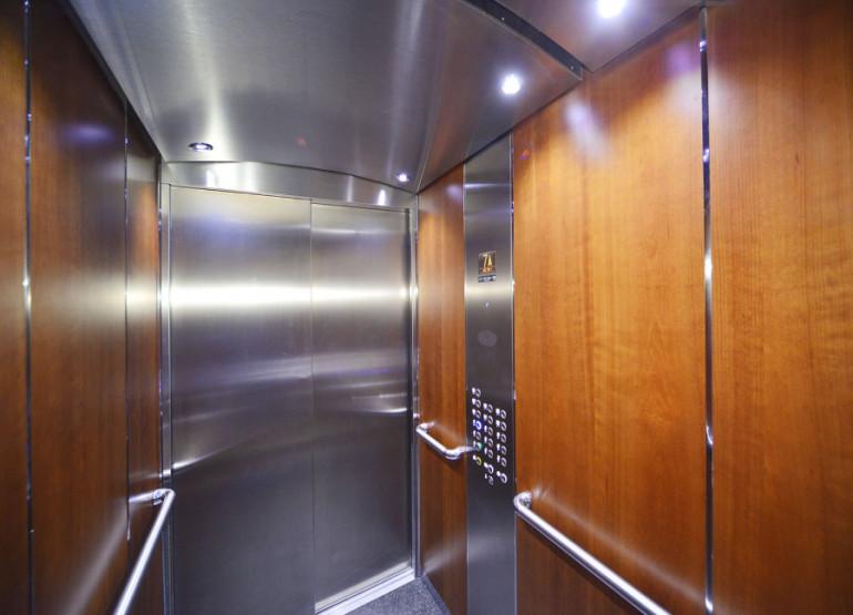 9 Акров, фаза 2: Вид главного лифтового холла